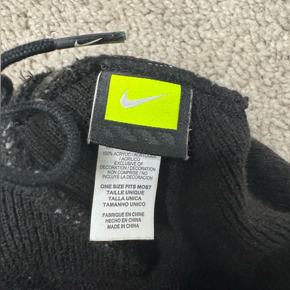 Nike Beanie - Picture 5 of 5